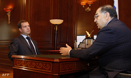 Dimitrij Medvegyev és Alisher Usmanov