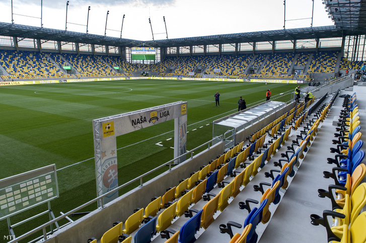 A dunaszerdahelyi felújított Mol Aréna 2017. november 3-án. Háromezer férőhellyel bővült a dunaszerdahelyi FC DAC 1904 futballklub otthona, így már közel tízezer szurkoló láthatja a csapatot a Mol Arénában.