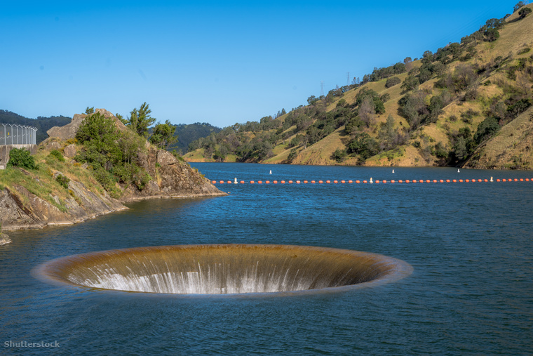 A Berryessa-tó Kaliforniában nem csak turisztikai vonzereje miatt fontos, vízenergiát is termel
