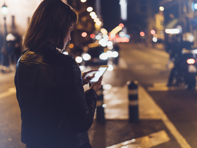Csak egy SMS-t nyomott: szebbet keresek