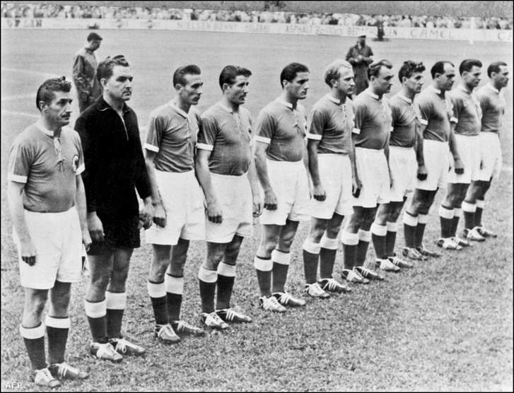 Az 1954-es német csapat: Fritz Walter, Anton Turek, Horst Eckel, Helmut Rahn, Ottmar Walter, Werner Liebrich, Josef Posipal, Hans Schäfer, Werner Kohlmeyer, Karl Mai and Maximilian Morlock