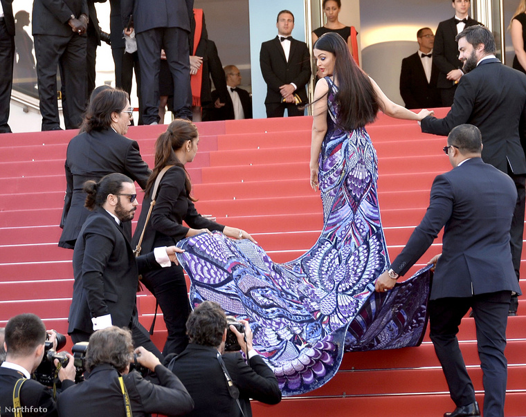 Hasonlóan sokan kellettek Aishwarya Rai indiai színésznő ruhájához az idén Cannes-ban