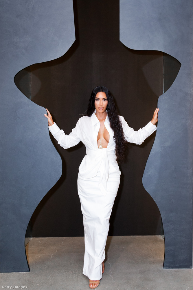 Kim Kardashian megnyitott egy pop up üzletet Los Angelesben