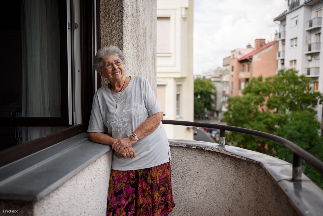 Vera ragaszkodott a mosolygós képhez. „Segít legyőzni a régi fájdalmas emlékeket!