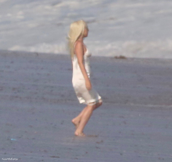 Lady Gagát a napokban Malibuban látták a tengerparton