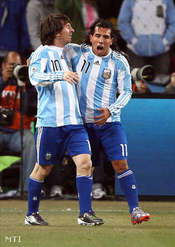 Lionel Messinél jobban keres Carlos Tevez