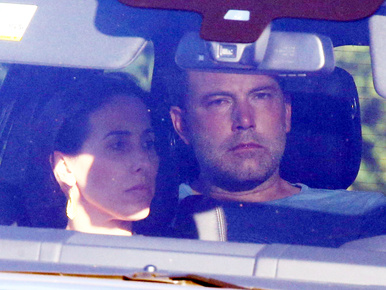 Ben Affleck magányosan iszogatott, és napokig nem evett, nem fürdött, mielőtt Jennifer Garner bevitte a rehabra