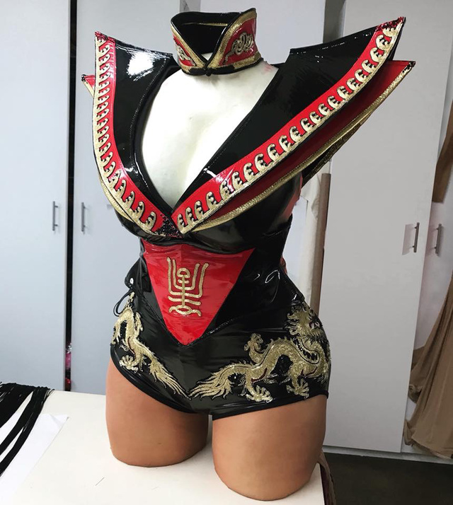 Nicki Minaj kinyomtatott 3D-s teste, és a megrendelt ruha