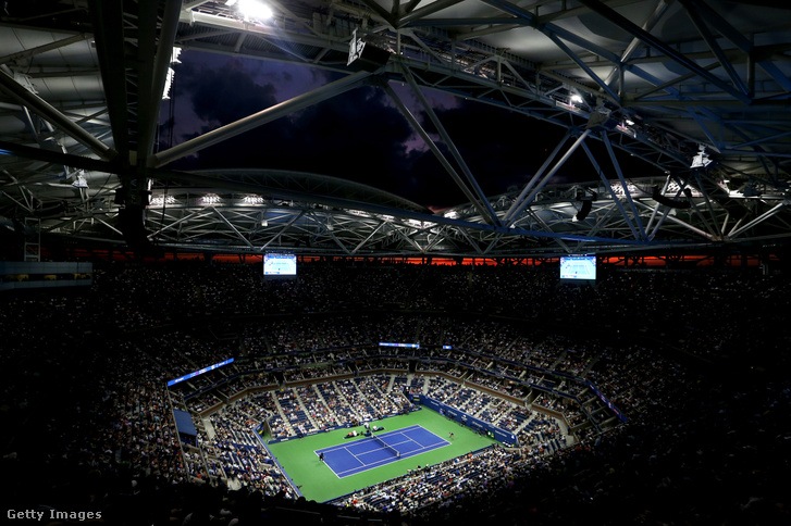 A stadion Serena Williams és Karolina Pliskova keddi negyeddöntős meccse alatt.