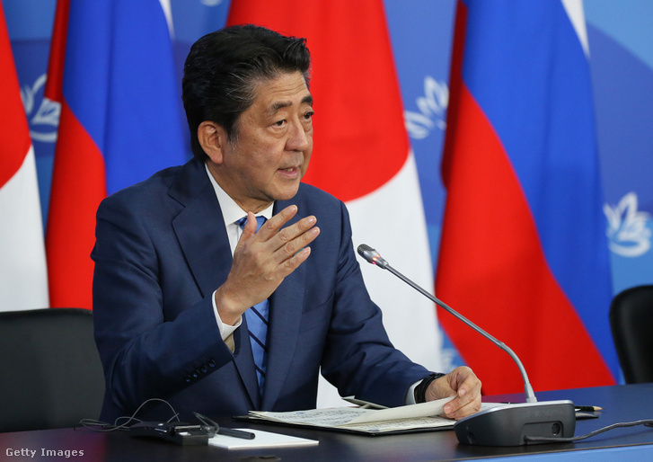 Abe Sindzó japán miniszterelnök