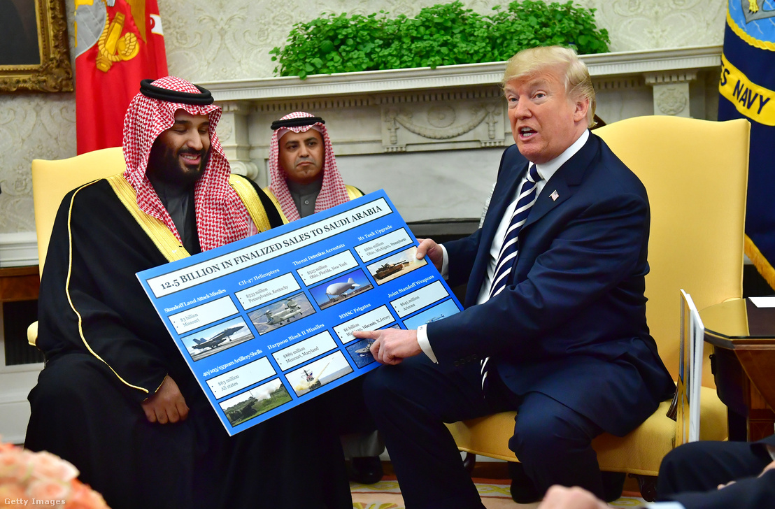 Mohamed Bin Szalmánt és Donald Trump a fegyereladásokról szóló találkozón 2018 márciusában