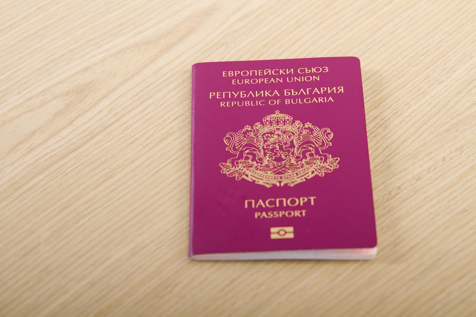 Óriási útleveles csalást buktatott le Bulgária