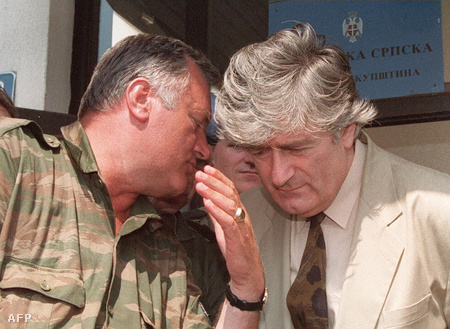Mladics és Karadzsics egy sajtótájékoztatón Paléban 1993-ban