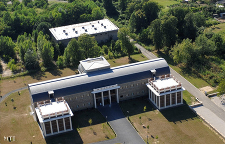 A keszthelyi Helikon Kastélymúzeum 2008-ban átadott kiállítóhelye: a Vadászati Múzeum épülete (Fotó: H. Szabó Sándor)