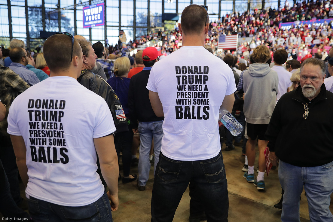 Trump támogatók Észak-Karolinában 2016. november 7-én