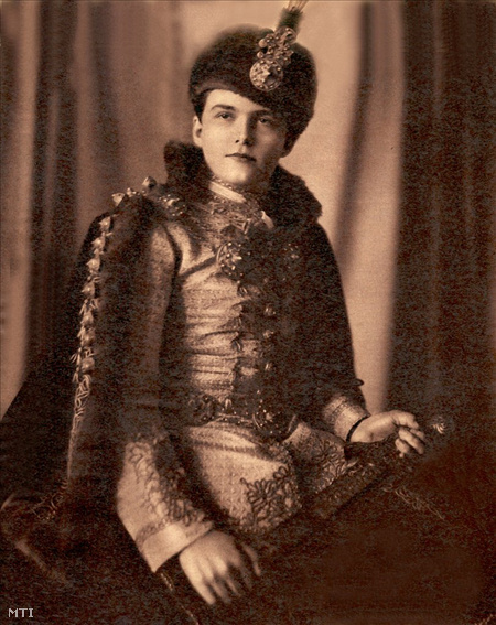 Habsburg Ottó királyfi 1928-ban. (Halmi Béla felvétele)