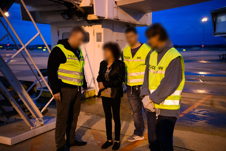 Sz. Gábornét a svájci hatóságok nemzetközi elfogatóparancs alapján 2018. április 27-én fogták el Svájcban. Átadására 2018. szeptember 4-én Zürichben került sor.