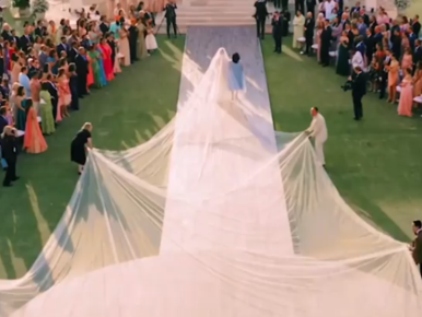 Egészen lehengerlő látvány Priyanka Chopra 22 méter hosszú (!) esküvői fátyla
