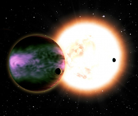 A képzeletbeli exobolygót ábrázoló képen a planéta két holdja mellett jól megfigyelhető az egyenlítő felett örvénylő sarkifény-tünemény.