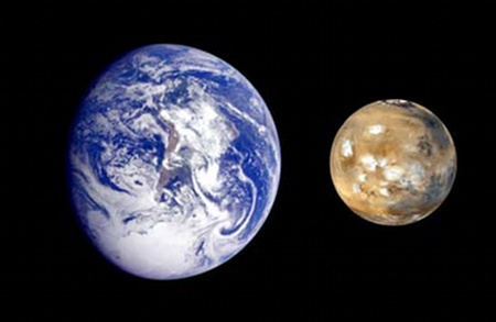 A Mars egy olyan bolygókezdemény, amely nem ütközött más fiatal bolygókezdeményekkel, így nem formálódhatott a Földhöz hasonló bolygóvá (Christopher Leather, Univ. of Chicago).