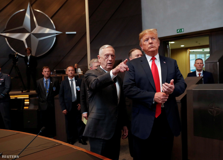 James Mattis és Donald Trump a NATO találkozón, Brüsszelben 2018. július 11-én