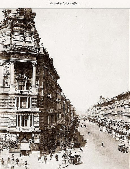 Az Andrássy út 1875 körül
