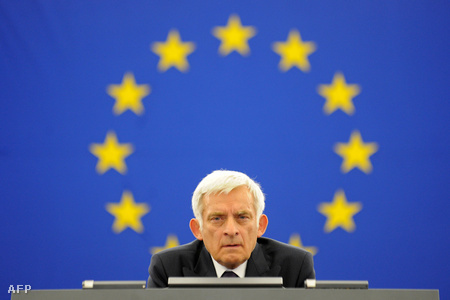 Jerzy Buzek, az Európai Parlament elnökeként, 2009 decemberében