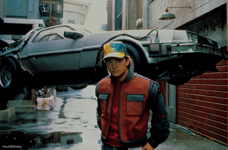 Marty McFly (Michael J. Fox) 2015-ben a Vissza a jövőbe! című filmből.