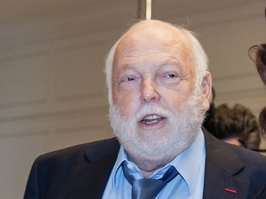 Még nem tudni, hogy Los Angelesben vagy Magyarországon temetik-e el Andy Vajnát