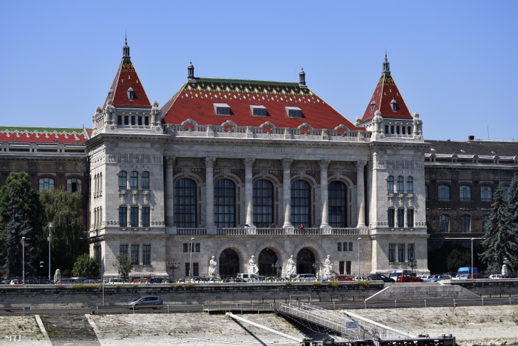 Budapesti Műszaki és Gazdaságtudományi Egyetem régi főépülete