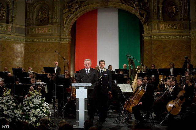 Schmitt Pál köztársasági elnök beszédet mond az Operaházban