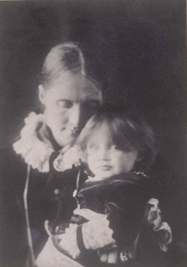 Virginia Woolf édesanyjával, Juliával 1884-ben