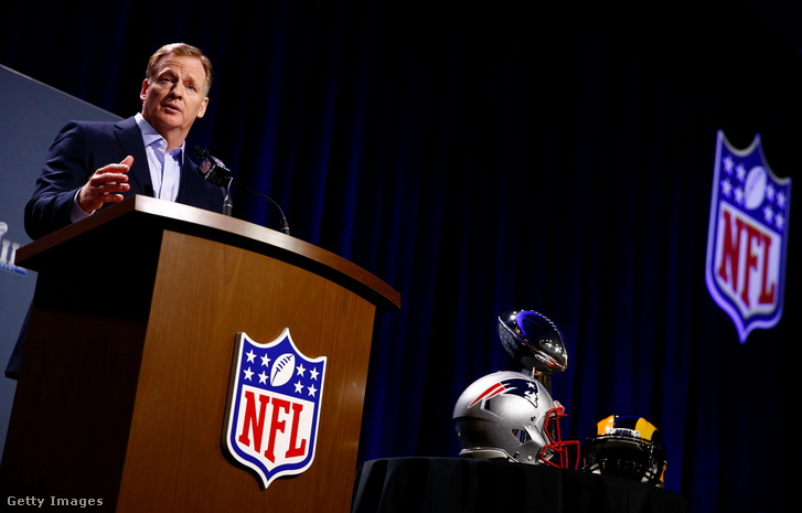 Roger Goodell újságírók kérdéseire válaszol a Super Bowl LIII előtt Atlantában