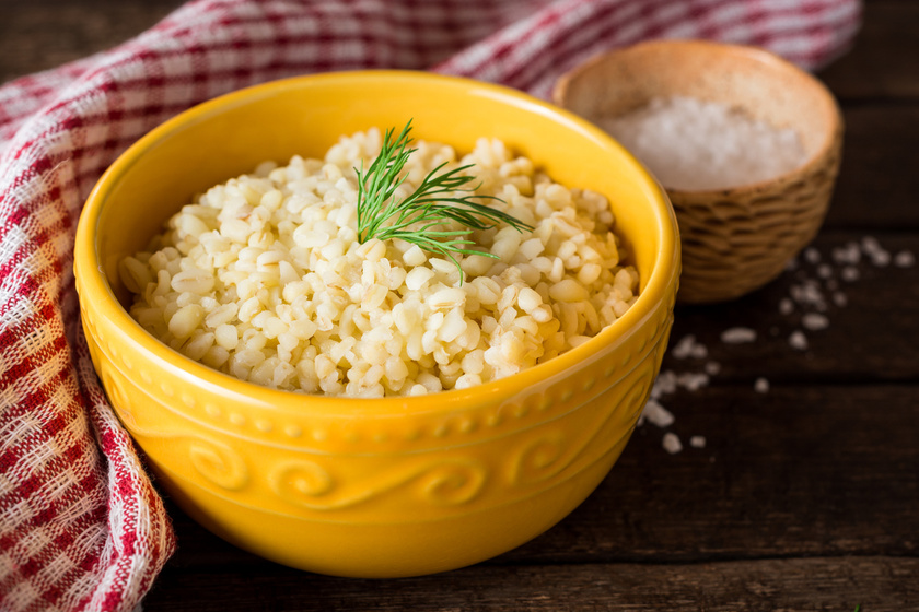 A bulgur tulajdonképpen tört búza. Teljes kiőrlésű gabonának vehető köret, nagyszerű folsav-, vas-, magnézium- és káliumforrás, illetve E- és B-vitaminban is bővelkedik.