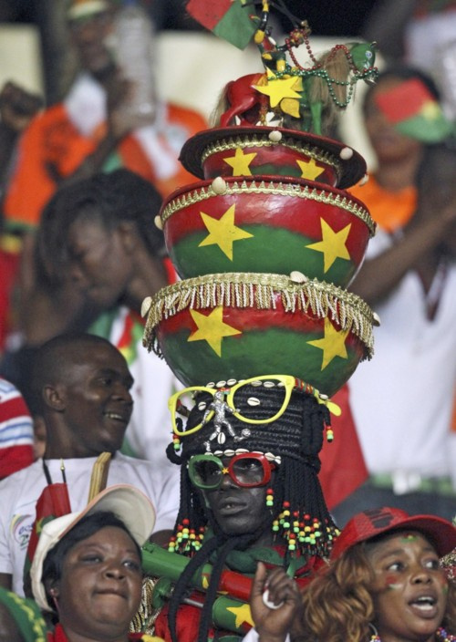 Burkina Faso-i szurkoló az Angola elleni meccsen. Január 22, Malabó, Egyenlítői-Guinea