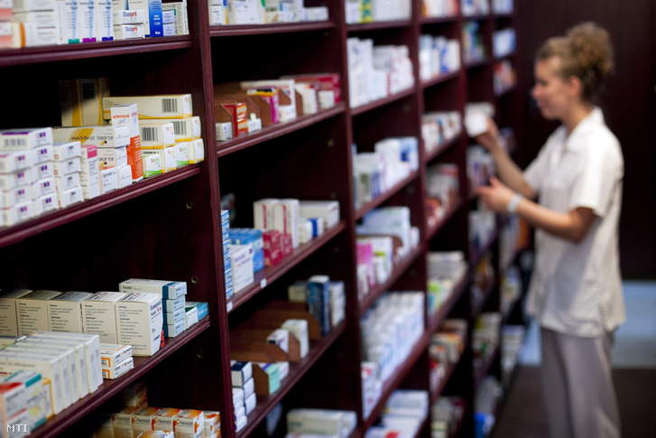 Gyógyszerek egy budapesti gyógyszertárban