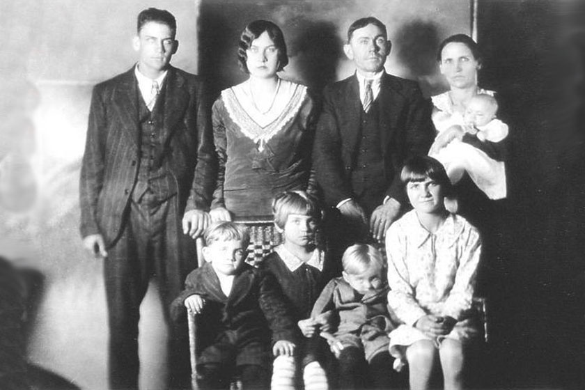 A Lawson család. Balról: Arthur, Marie, Charles, Fannie - Mary Lou a kezében -, James, Maybell, Raymond és Carrie.