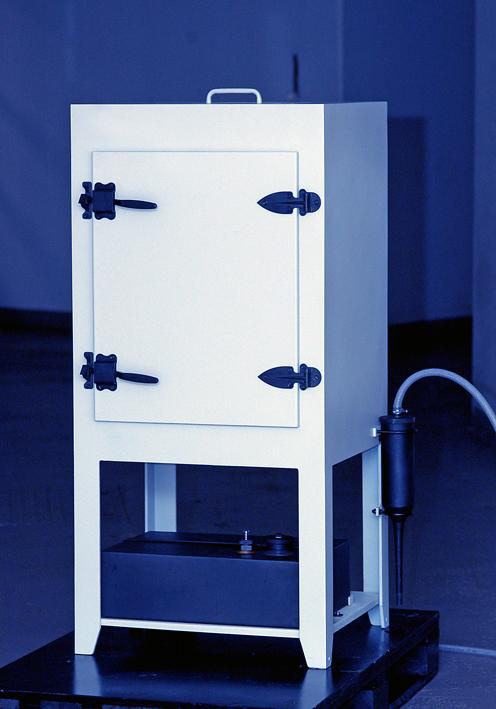 2005-ben az oldenburgi Carl von Ossietzky Egyetemen megépítették az Einstein-Szilárd hűtőgépet