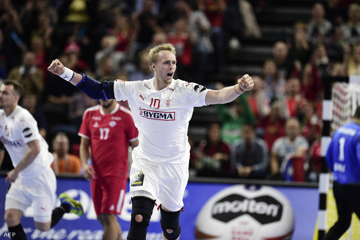 René Toft Hansen ünnepli gólját a Dánia és Chile mérkőzésen, az IHF világbajnokságon 2019. január 10-én