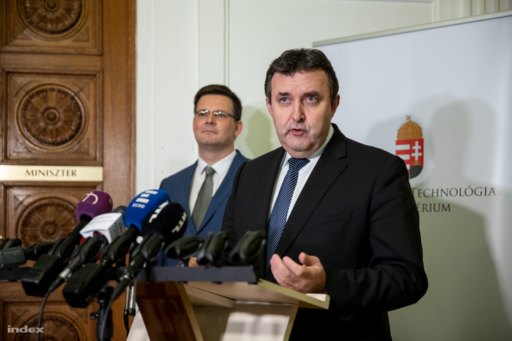 László Palkovics (right), Minister of Innovation and Technology