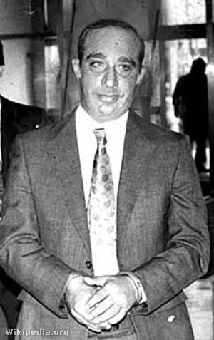 Carmine Persico bevezetik a bíróságra New Yorkban 1980. november 7-én