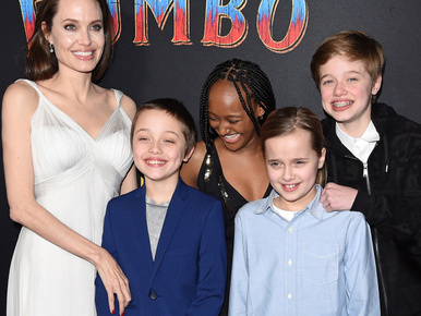 Angelina Jolie elvitte a gyerekeket a Dumbo premierjére