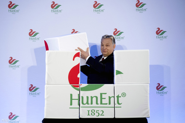 Orbán Viktor miniszterelnök a Bács-Kiskun megyei Mélykúton a Hunent Víziszárnyas Feldolgozó Zrt. gyáravató ünnepségén 2019. január 28-án.