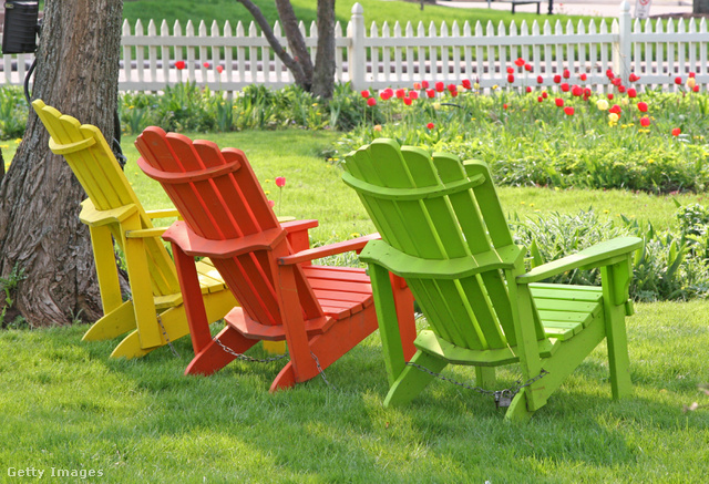 Dobd fel színes bútorokkal a kerted