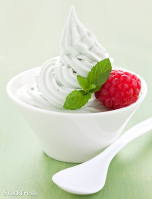 stockfresh 1035041 ice-cream-with-mint sizeM