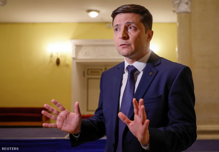 Volodimir Zelenszkij beszél a médiának Kijevben 2019. március 6-án