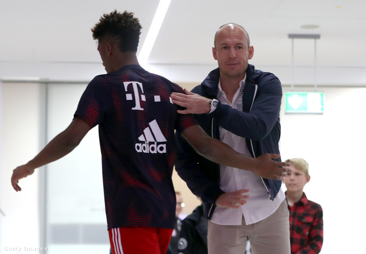 Robben civilben a szombati Bayern-BVB előtt - motiválhatja az is, hogy 198 Bundesliga-meccse, ezeken 98 gólja van a Bayernben