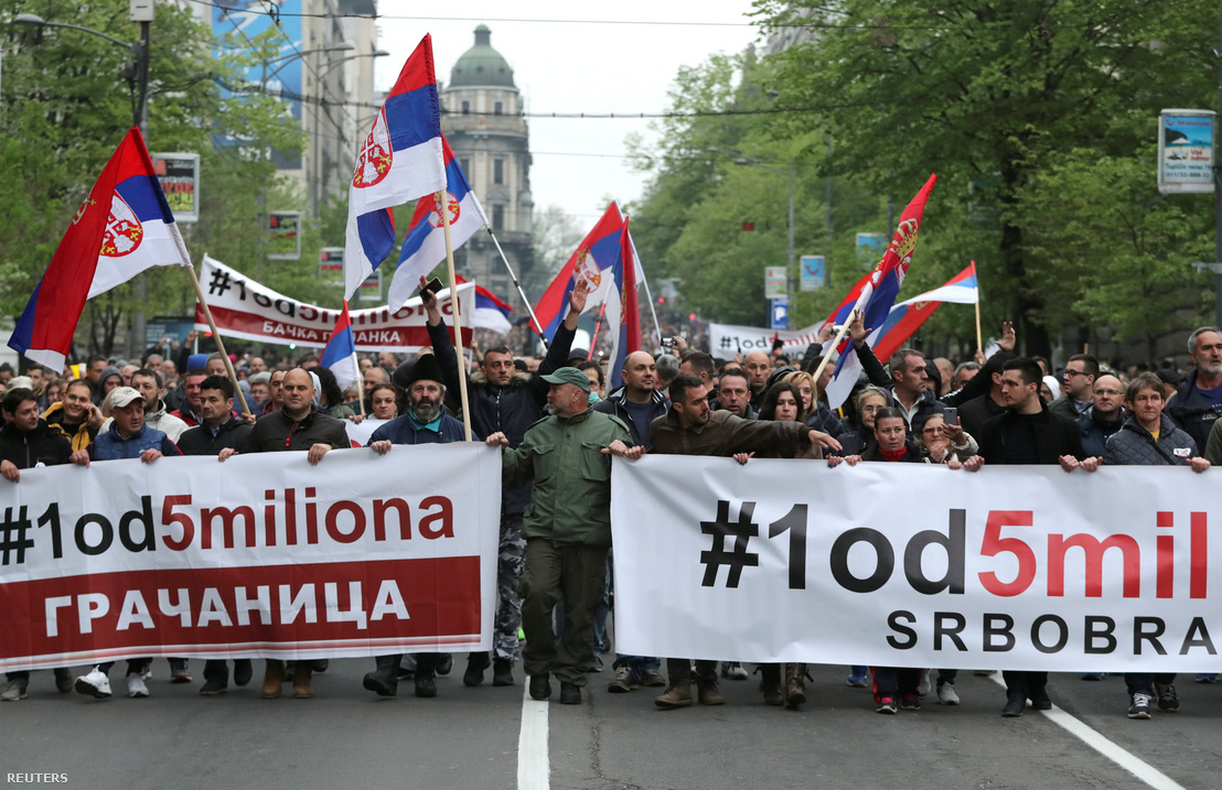 Tüntetés Belgrádban 2019. április 13-án.