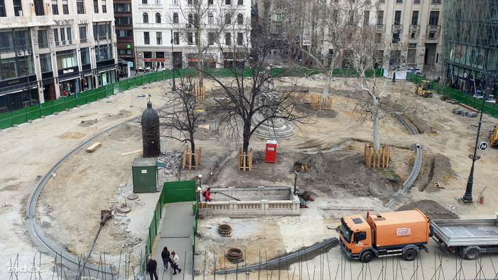 Vörösmarty tér felújítás közben 2019. március 25-én