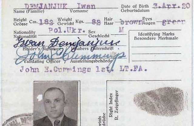 Demjanjuk menenkültigazolványa 1948-ból